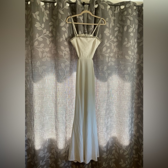 Dress the Population Ariana embellished cut-out gown bridal shower dress - Picture 4 of 7